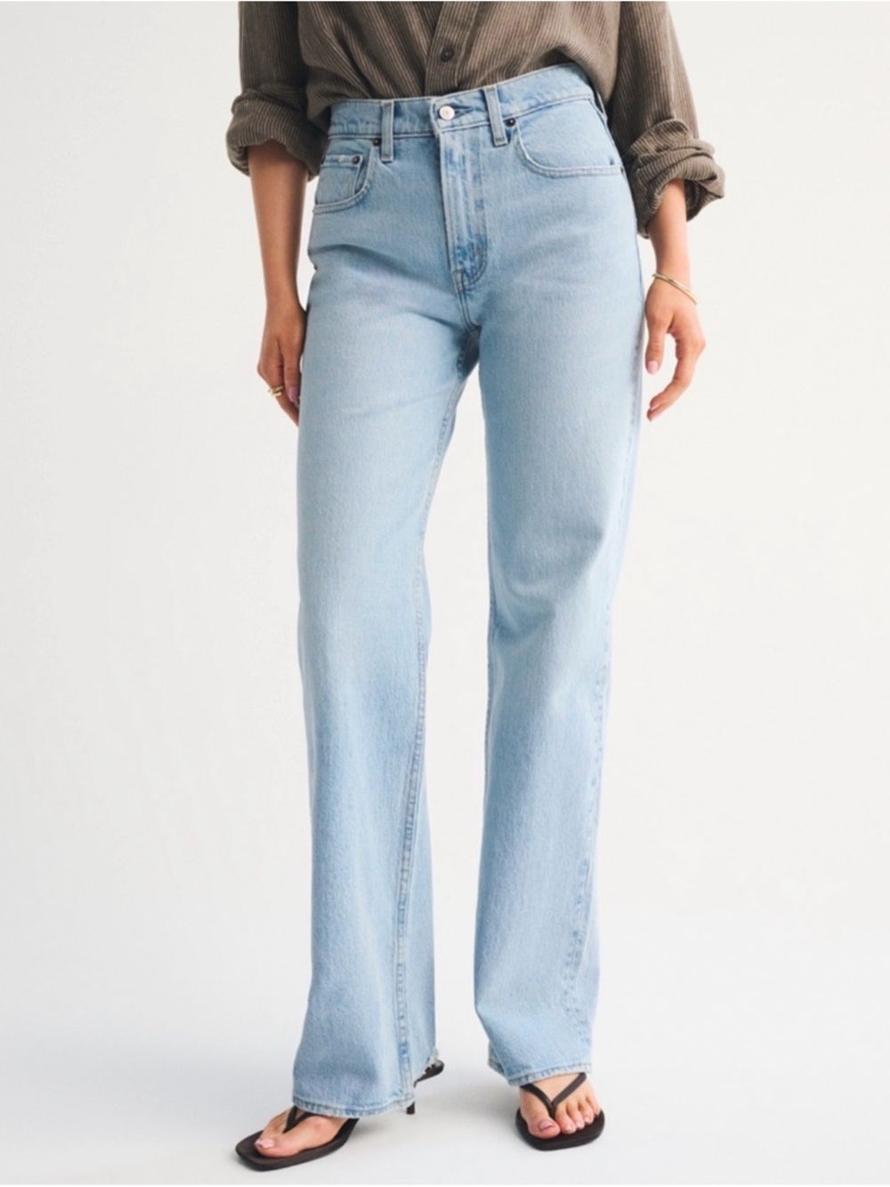 Abercrombie & Fitch High Rise 90s Relaxed Jean size 30